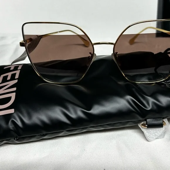 FENDI Cat Eye Sunglasses w/ Case and Cleaning Cloth - Picture 5 of 9